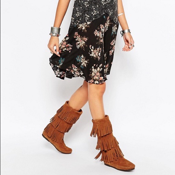 MINNETONKA 3-Layer Fringe Boot Brown - Picture 8 of 8